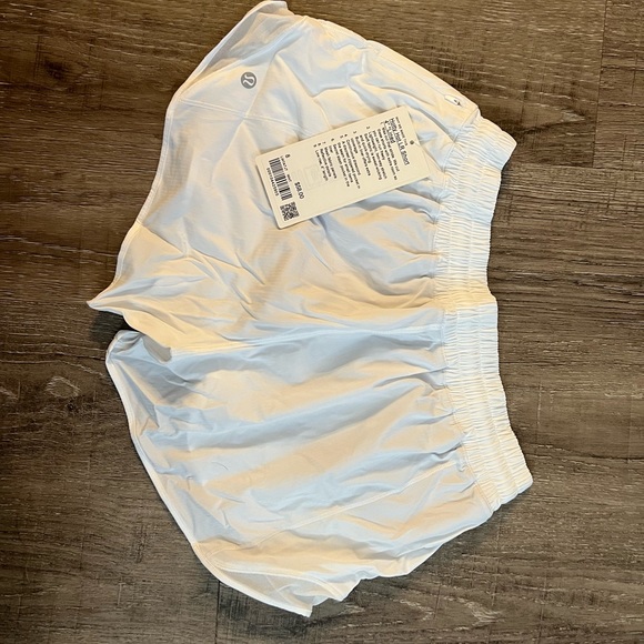 Lululemon Hotty Hot Low-Rise Lined Short 4" - Picture 8 of 9